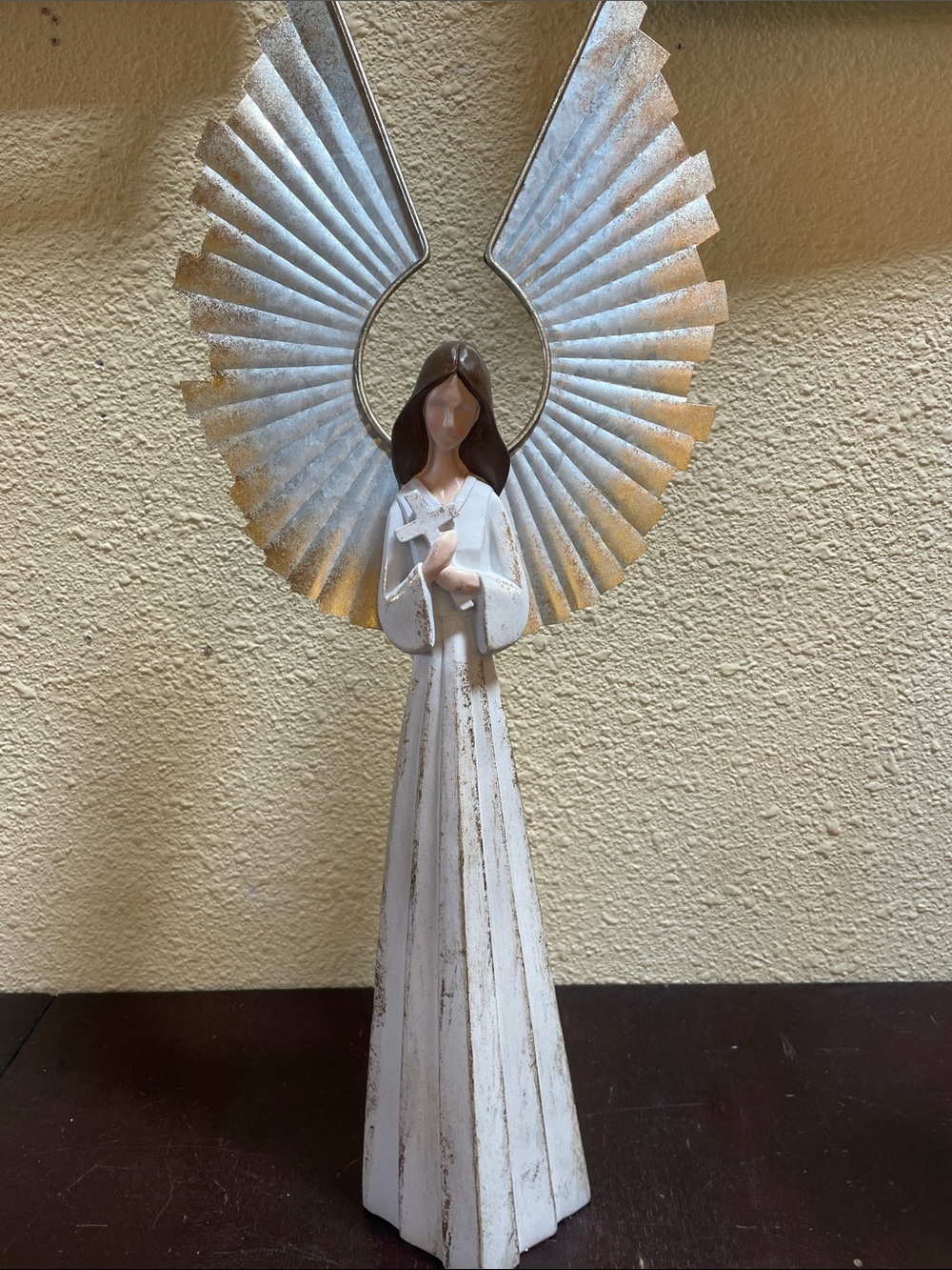 White and Gold Angel Figurine Home Art Statue.Wings can be removed